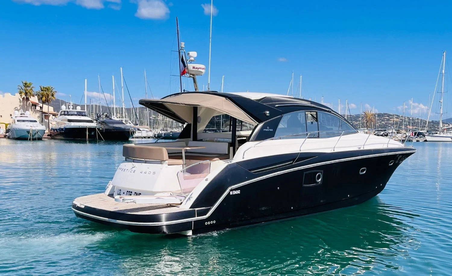 Prestige 440 S motor yacht on the French Riviera