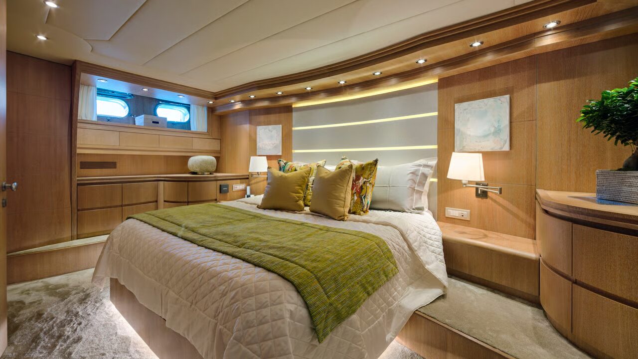 Charter the luxury MAIORA 32 yacht AMAYA. 5 cabins, 11 guests, recently refitted. Explore Porto Cervo, the Costa Smeralda, and Sardinia in ultimate style.