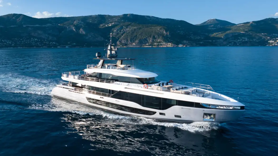 Luxury Yacht Rental in Cannes – Discover the Finest Superyachts in the Mediterranean