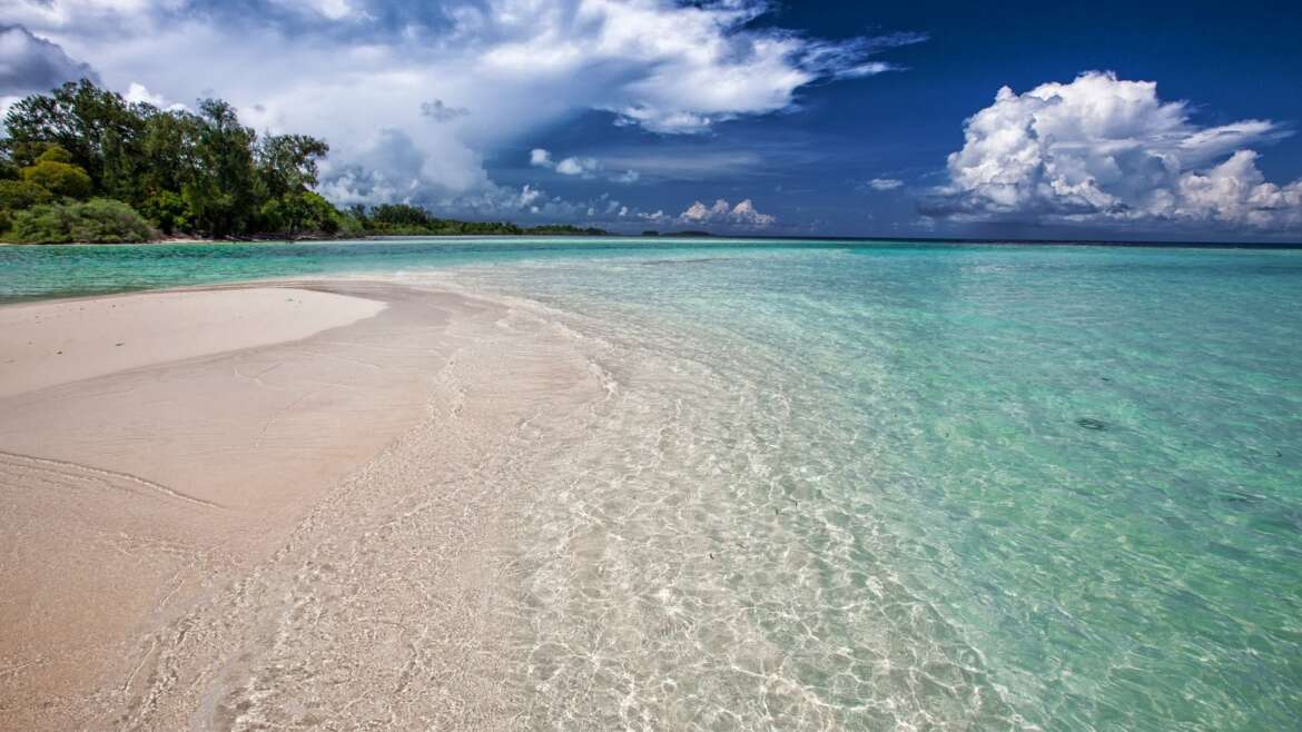 When Is the Best Time for a Caribbean Yacht Charter?