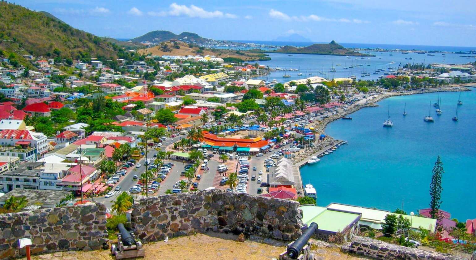 Sint Maarten vs St Barth