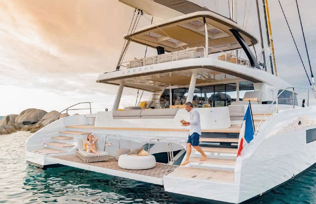 Sardinia Luxury Yacht & Catamaran Charter | Riviera Boat