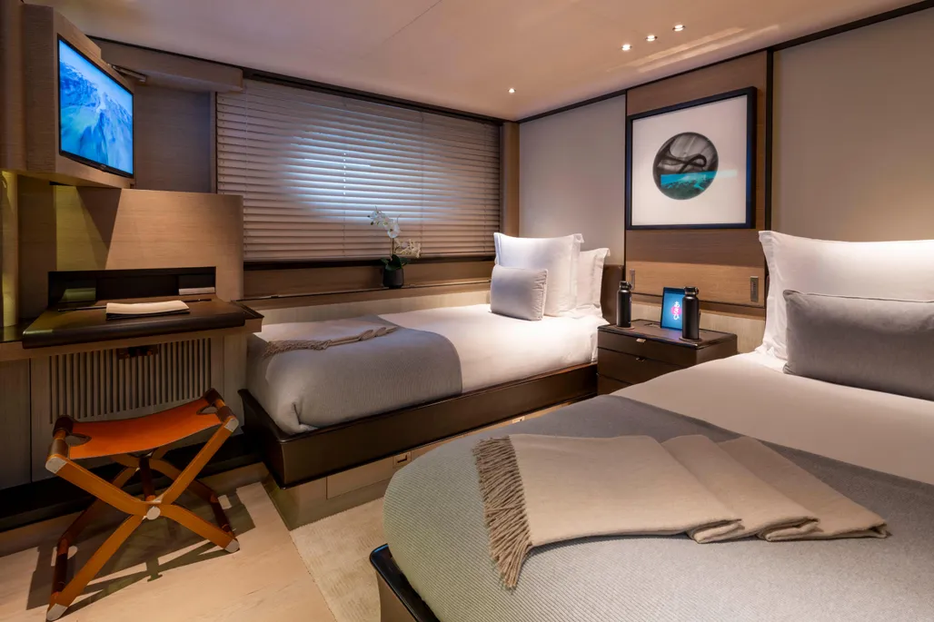 luxury sailing yacht for Charter