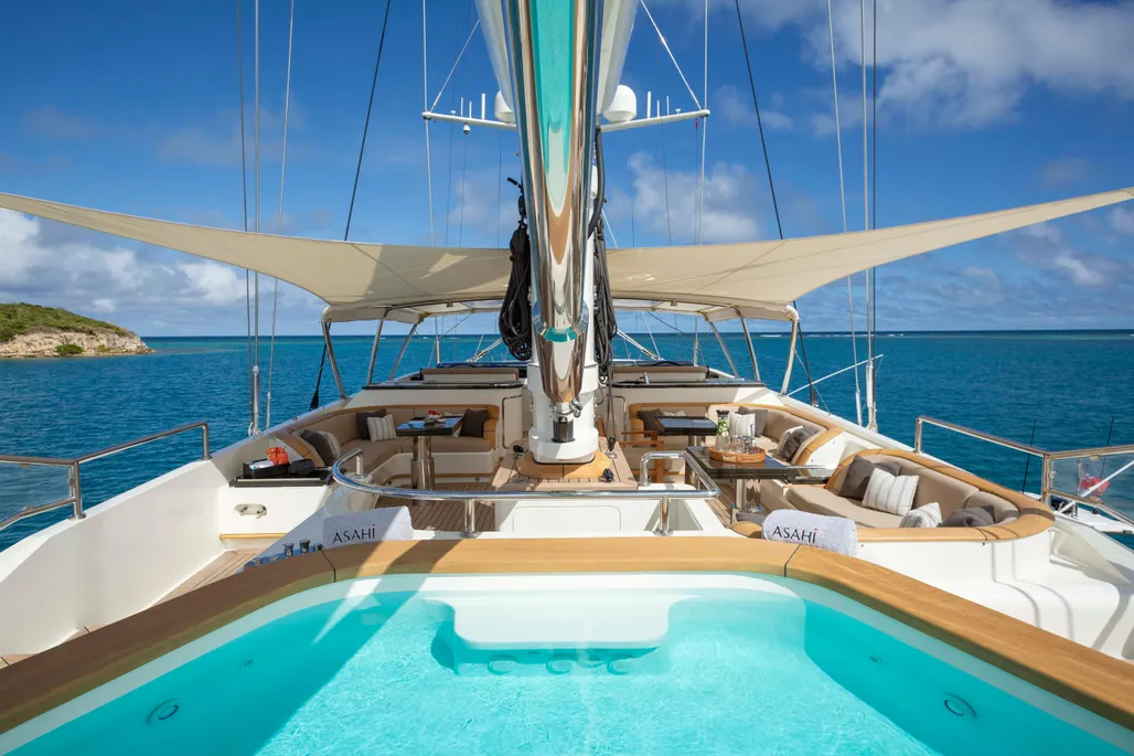 luxury sailing yacht for Charter
