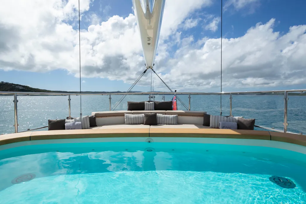 luxury sailing yacht for Charter