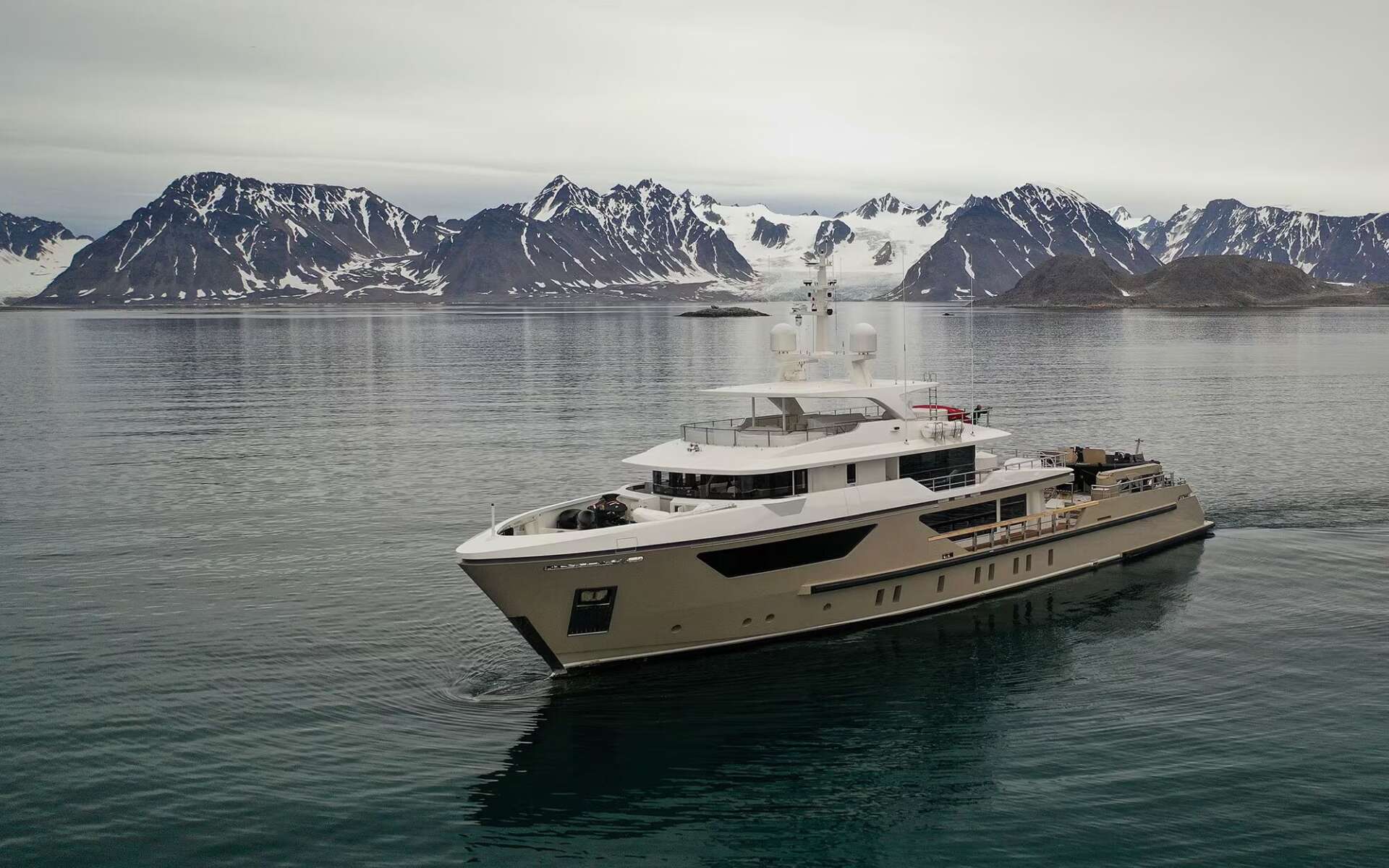 AMIKA Charter | Luxury Yacht Experience French Riviera