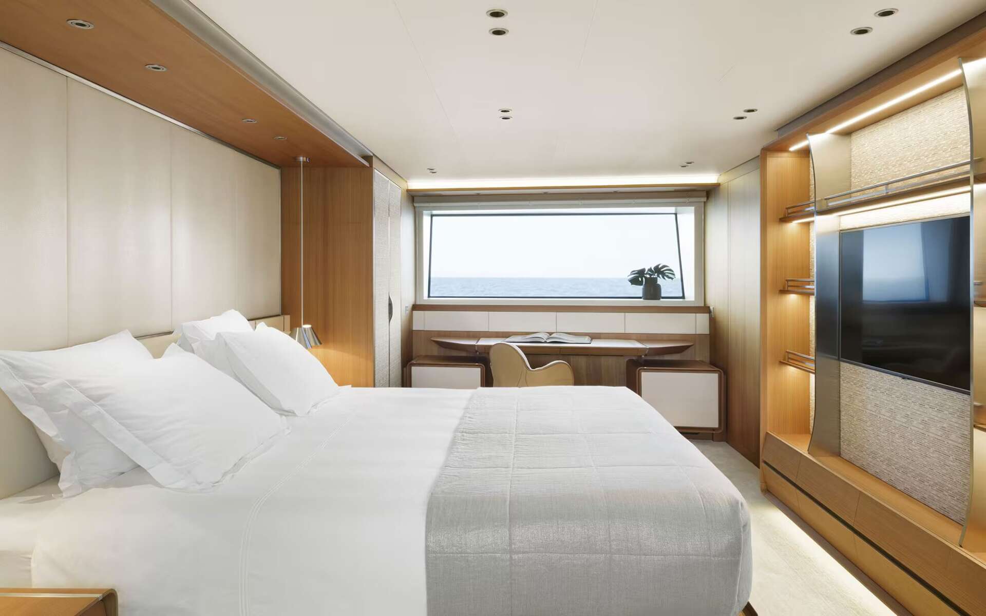 AMIKA Charter | Luxury Yacht Experience French RivieraAMIKA Charter | Luxury Yacht Experience French Riviera