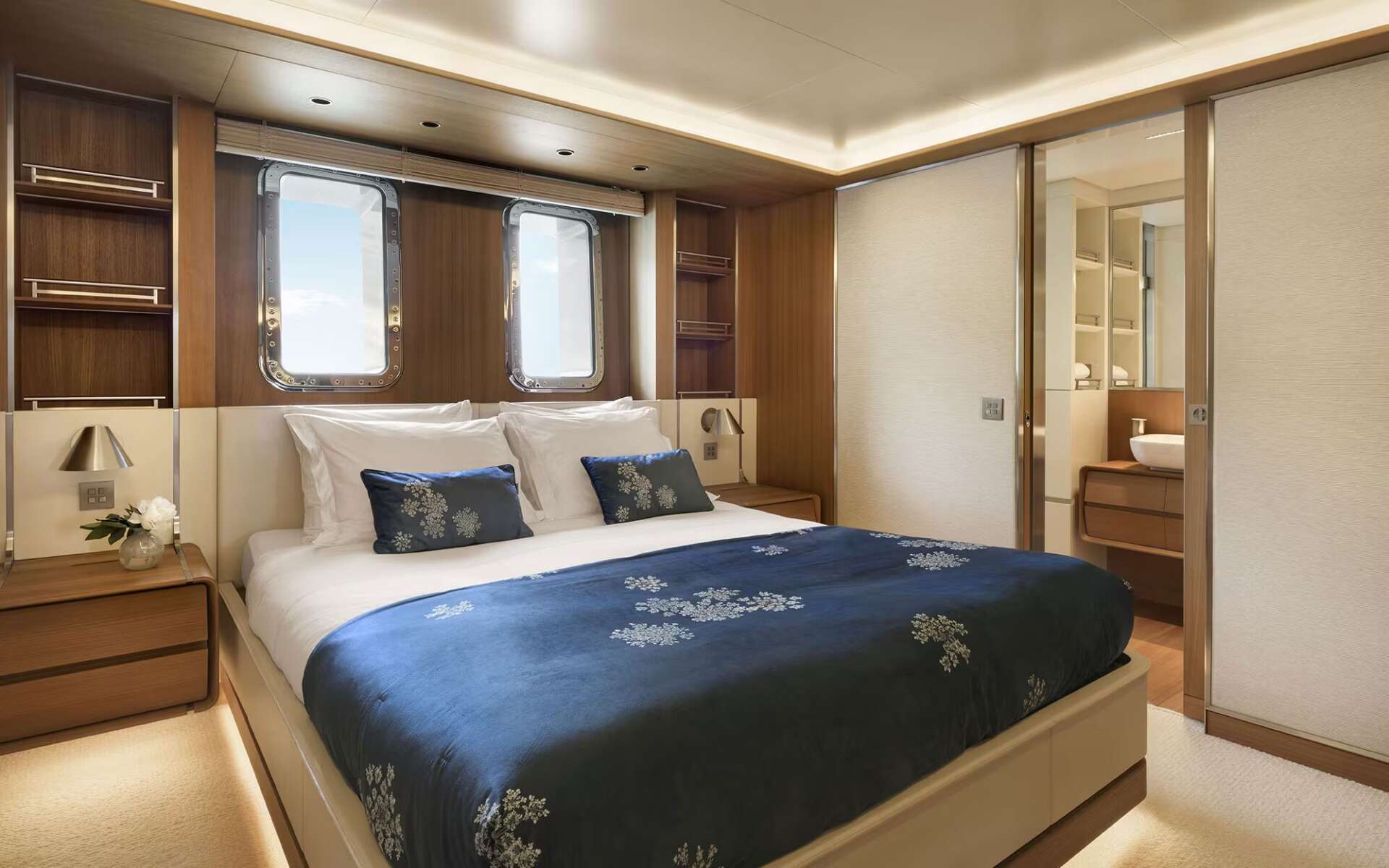 AMIKA Charter | Luxury Yacht Experience French Riviera