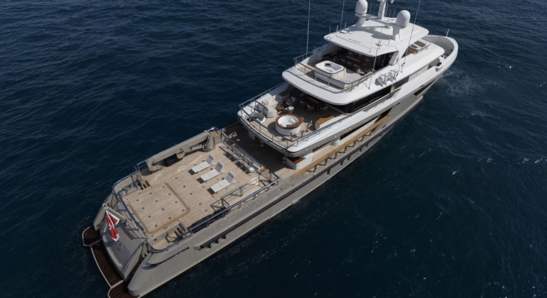 AMIKA – Sanlorenzo 500 EXP | Luxury Expedition Yacht Charter