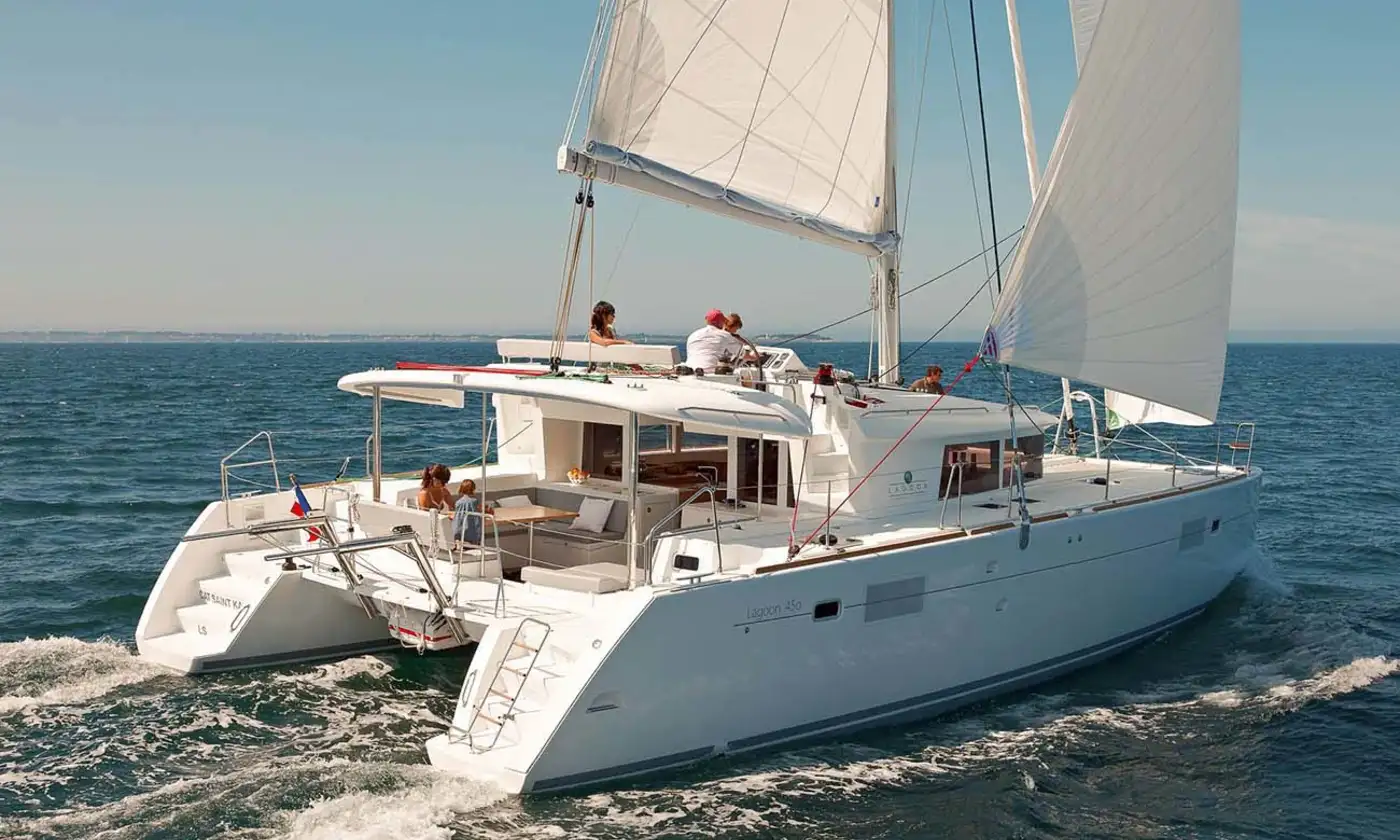 Lagoon 450 F Charter | 4-Cabin Catamaran