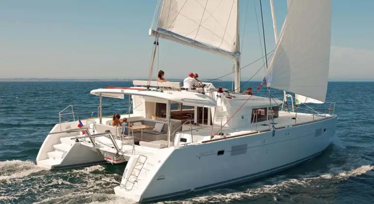 Lagoon 450 F Charter Greece | 4-Cabin Catamaran