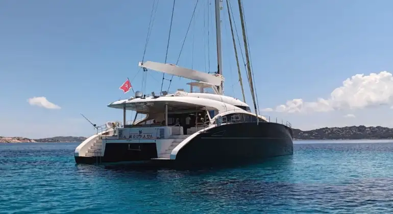 Luxury Sailing Catamaran | 23.99m | Sunreef 82