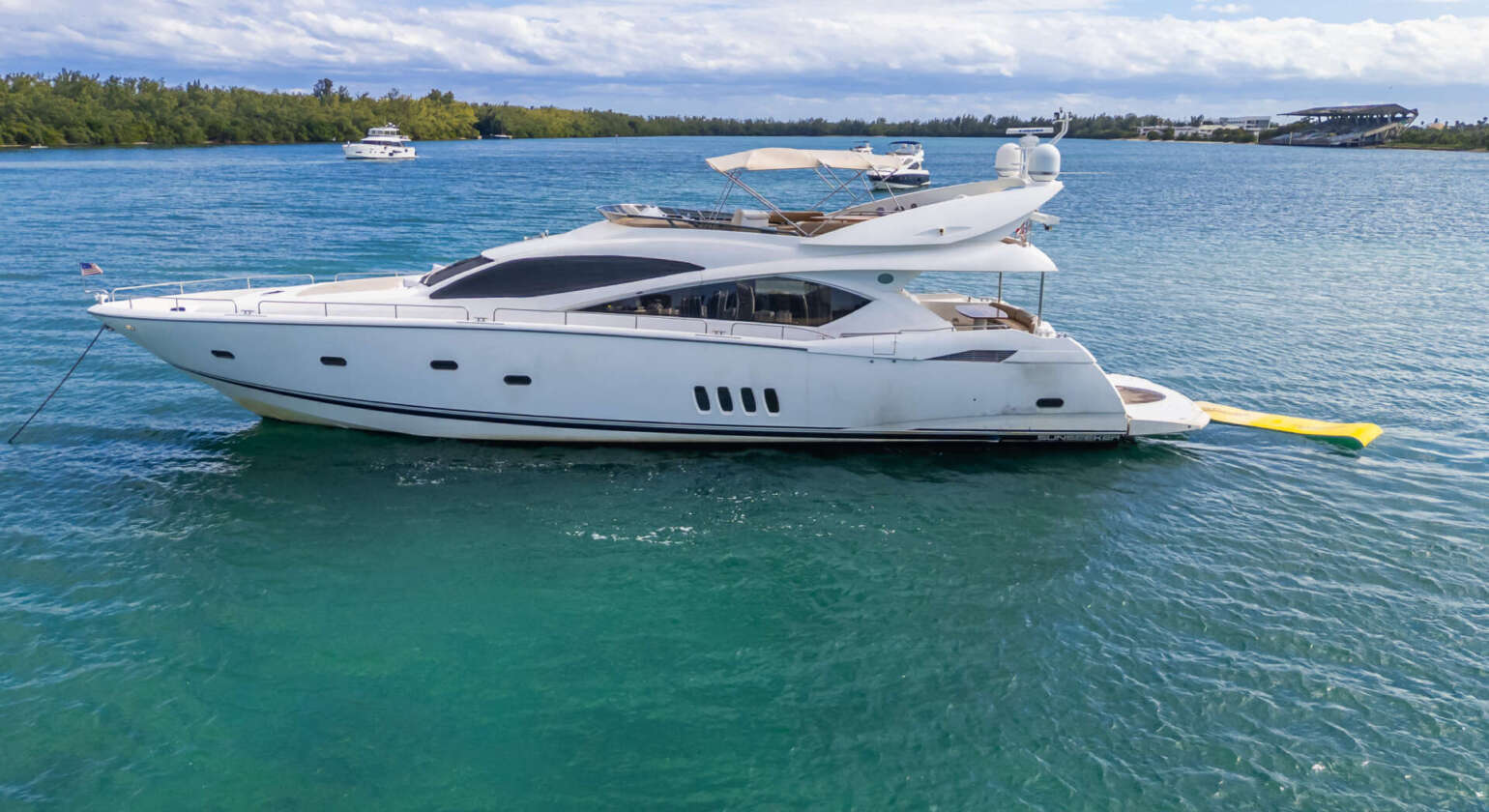 Yacht Rental for Groups | Parties &amp; Corporate Events