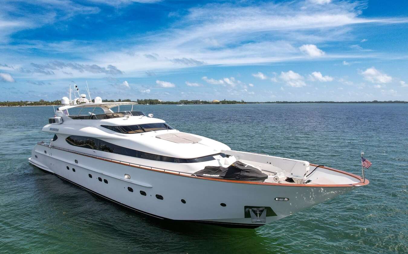 Best Places to Go on a Miami Yacht Charter | Riviera Boat