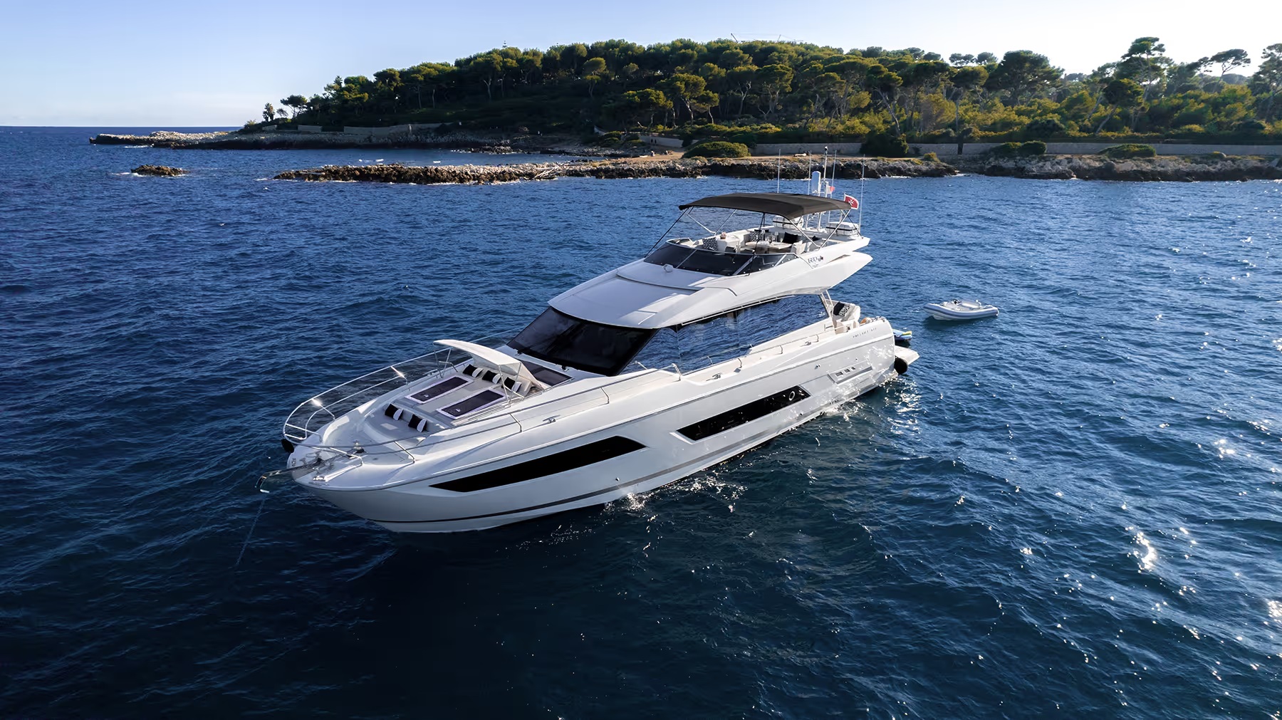 Luxury yacht for charter in Cannes French Riviera