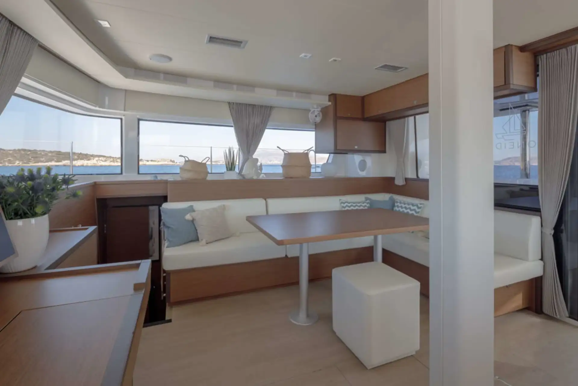 Lagoon 52 catamaran sailing in Sint Maarten