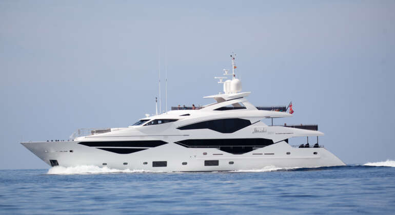 M/Y SONISHI — 40m Sunseeker Luxury Yacht Charter in the Mediterranean