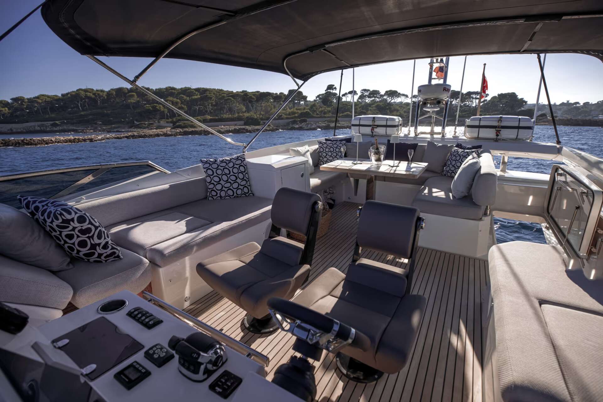 Yacht charter on the French Riviera