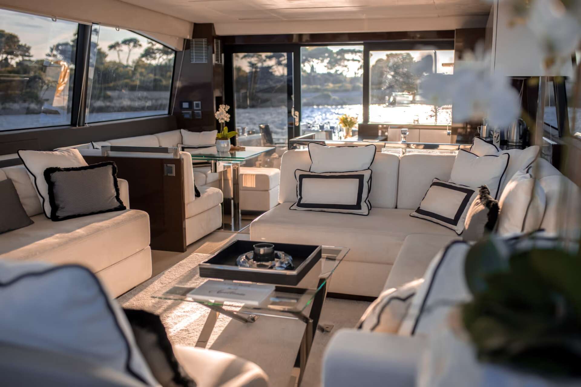 Yacht charter on the French Riviera