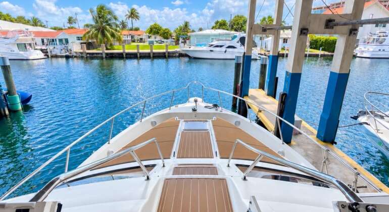 YOLO8 Yacht Rental Miami | 50 ft Flybridge Charter
