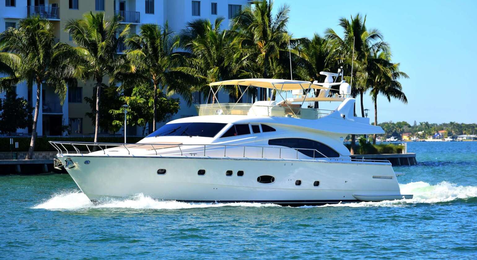 Day vs Overnight Yacht Charter in Miami | Which to Choose