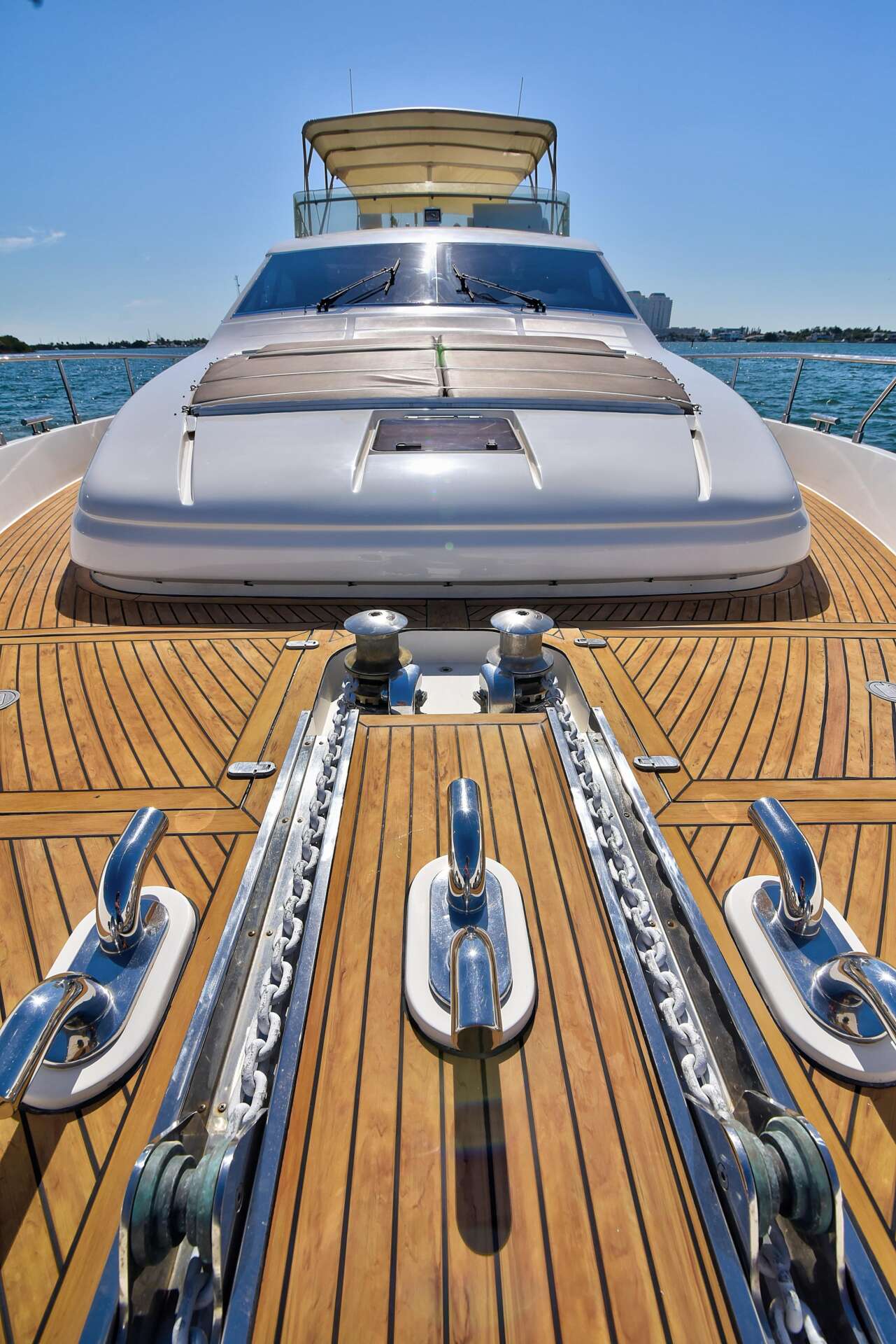 Ferretti 75 ft yacht for charter cruising in Miami, Florida