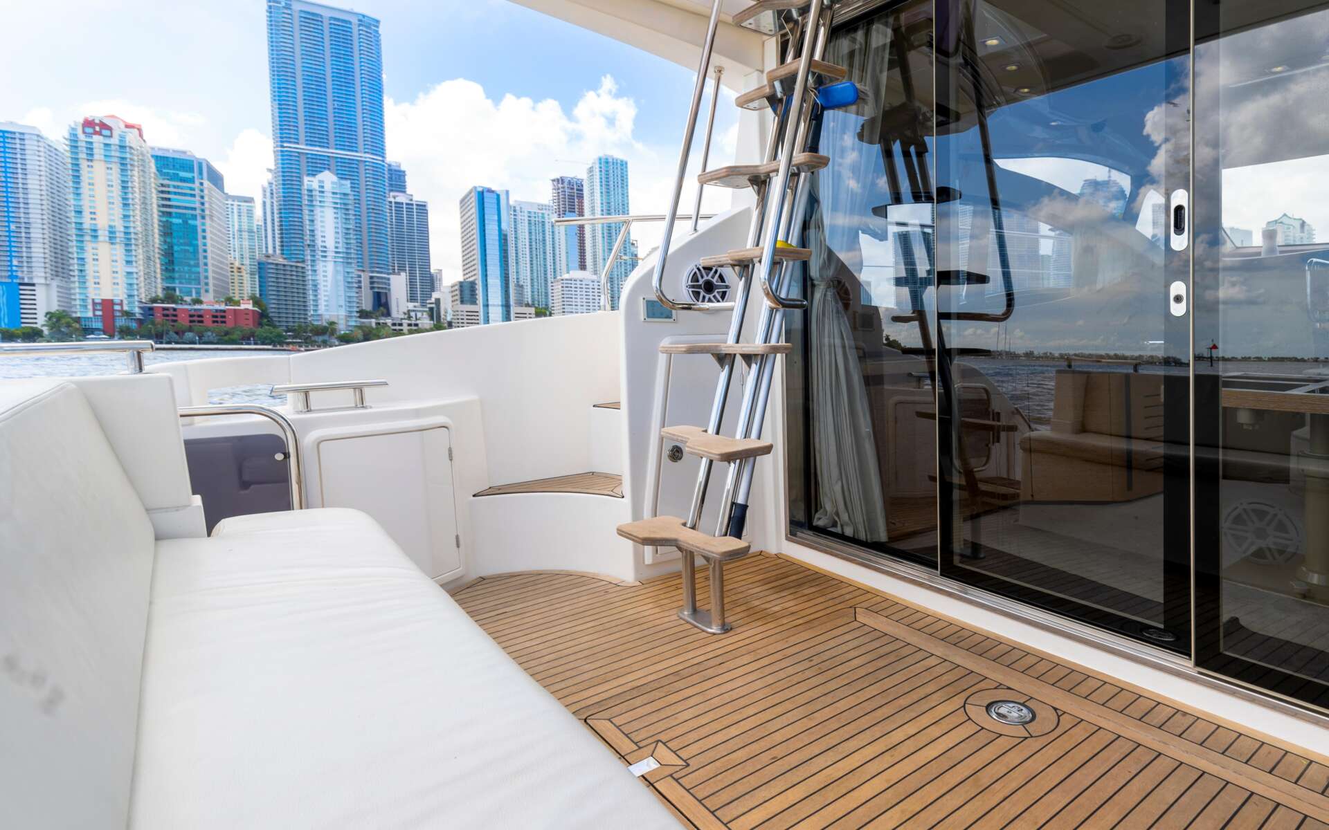 42-foot Azimut motor yacht available for private charter in Hollywood, Florida