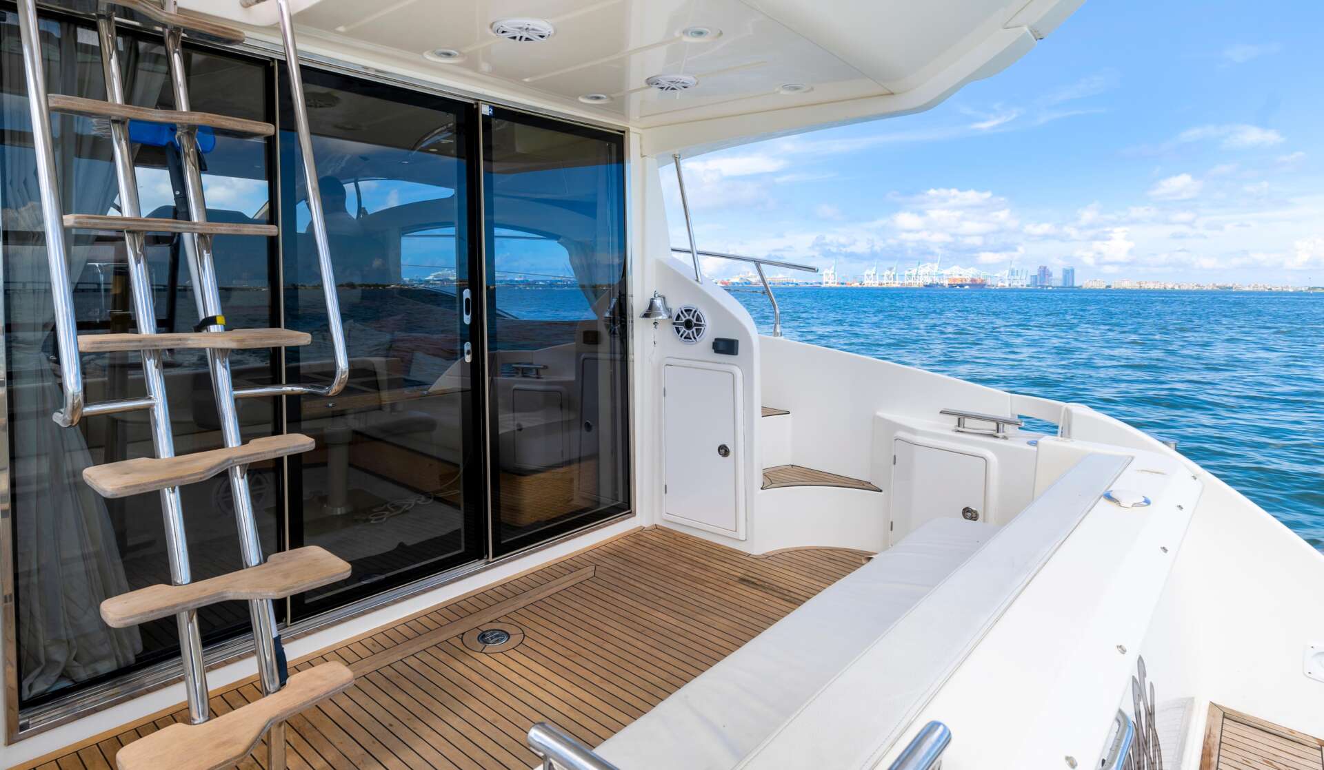 42-foot Azimut motor yacht available for private charter in Hollywood, Florida
