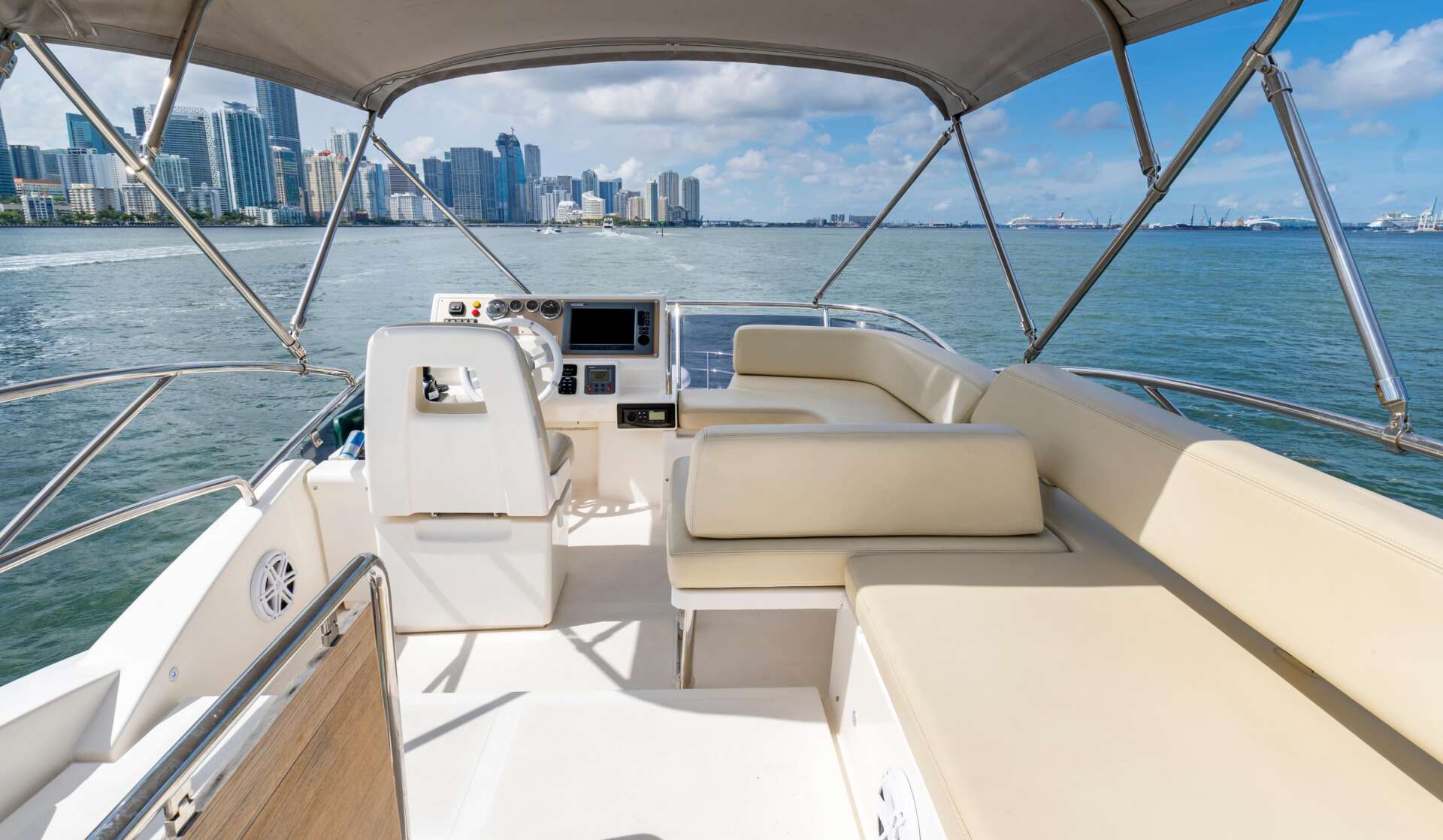 42-foot Azimut motor yacht available for private charter in Hollywood, Florida