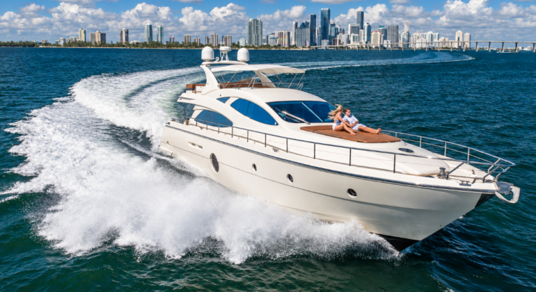Aicon Ronin 75ft Luxury Yacht – Spacious Accommodation for 13 Guests in Miami