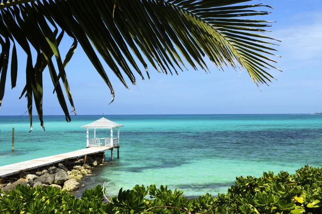 Turquoise waters and white sand islands in the Bahamas