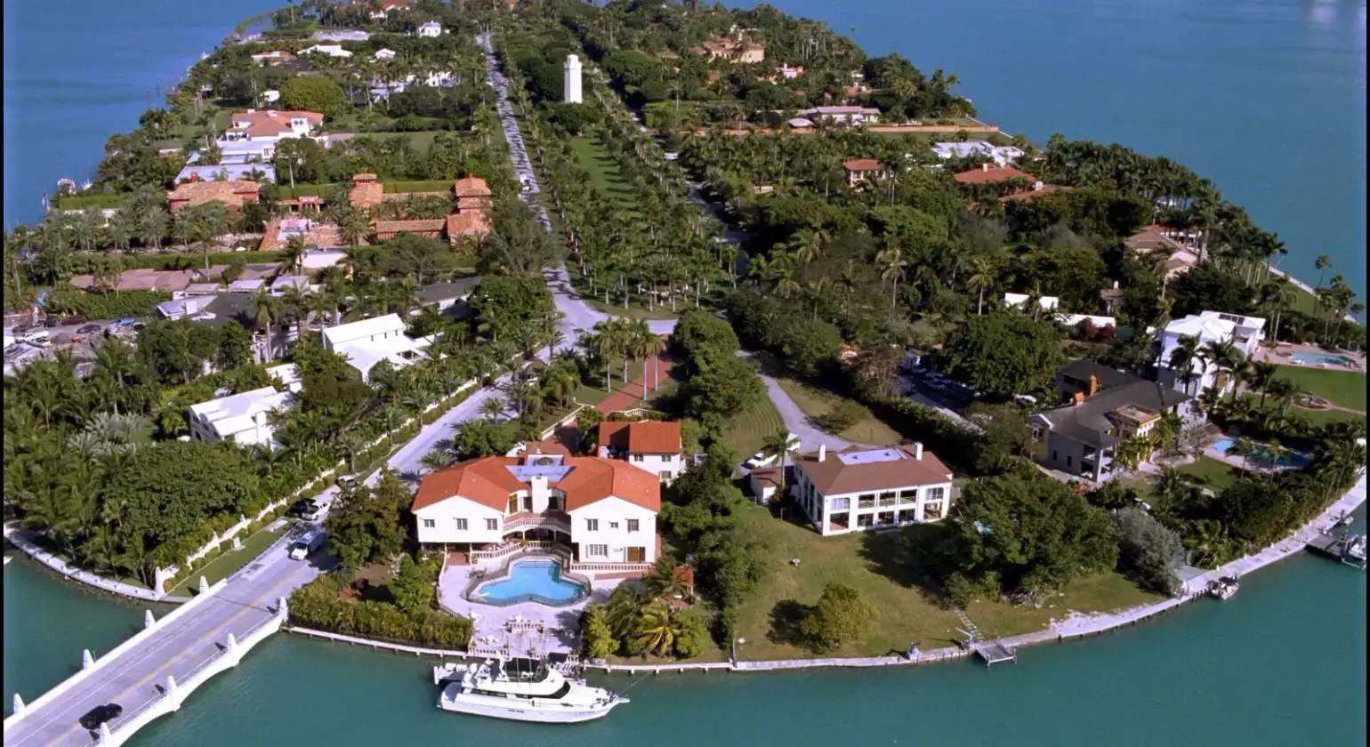 Star Island Miami Yacht Cruise | Luxury Yacht Charter